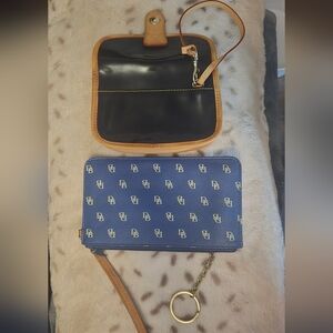 Set/2 Dooney & Bourke Wristlets